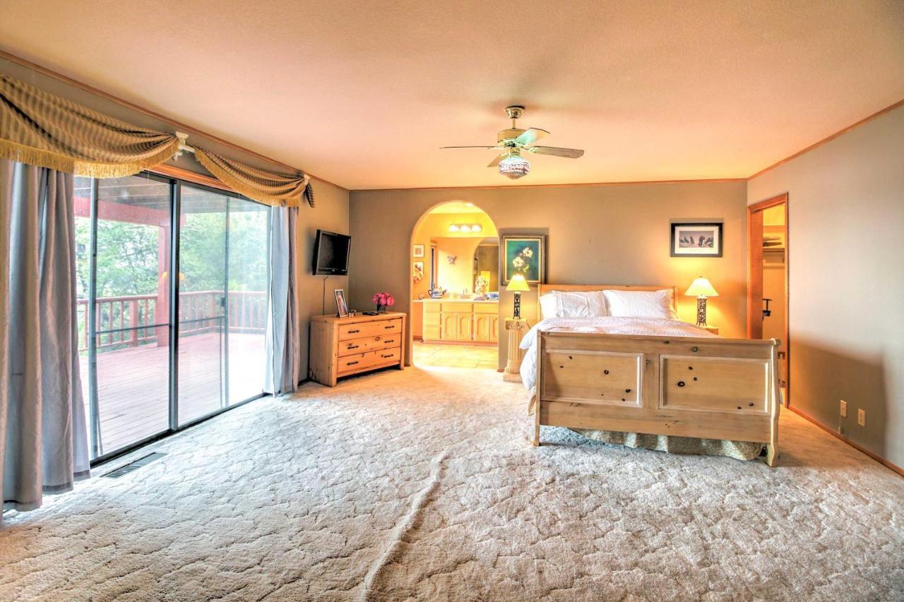 Spacious Kelseyville Home With Large Lakefront Deck! Exterior foto